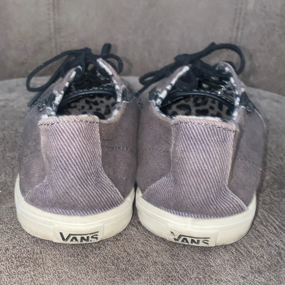 Vans - Picture 7 of 8
